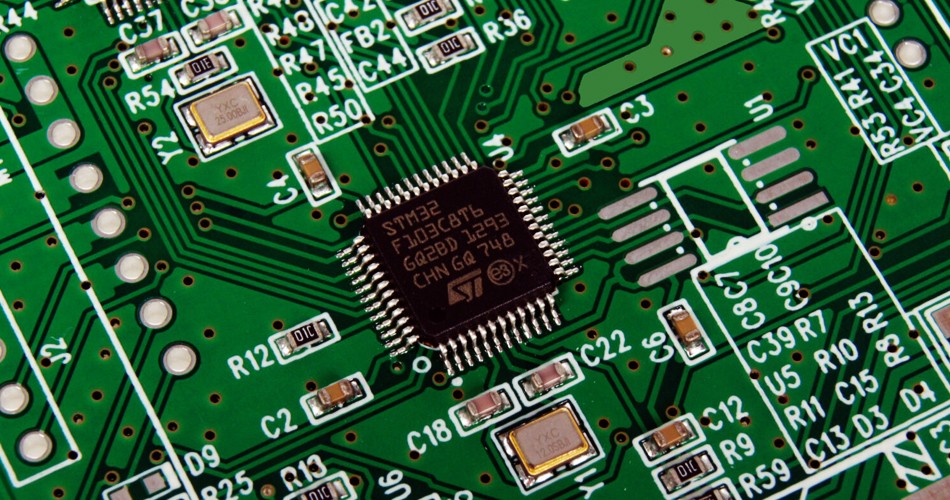 Diseño de PCBA de Radiofrecuencia (RF): Optimización de Antenas, Filtros y Líneas de Transmisión