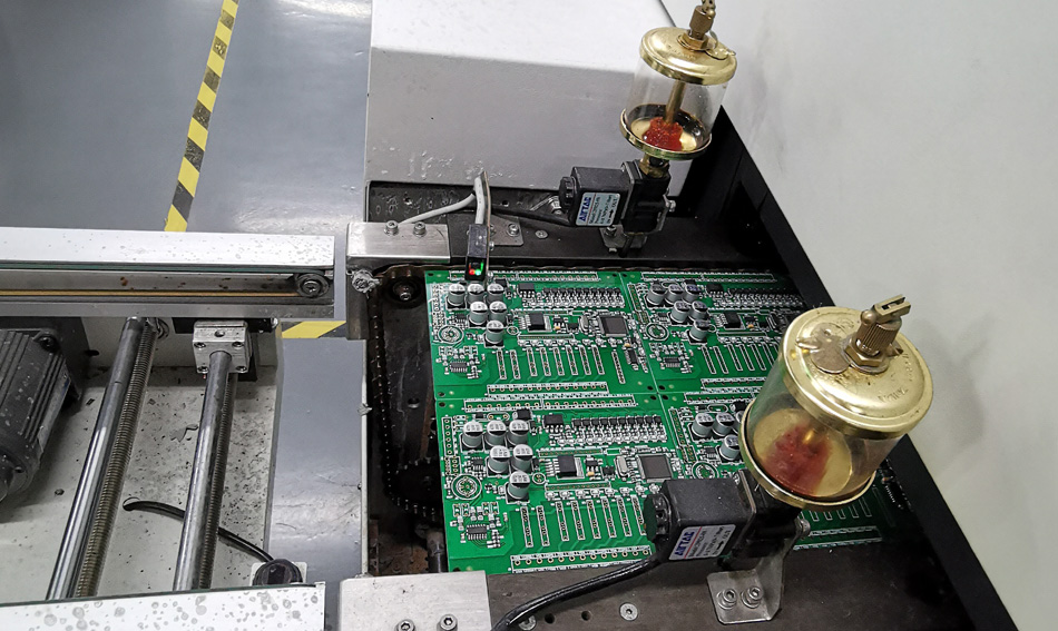 ¿Cómo afectan el cumplimiento las medidas de reciclaje y gestión de residuos de fábrica de PCBA?