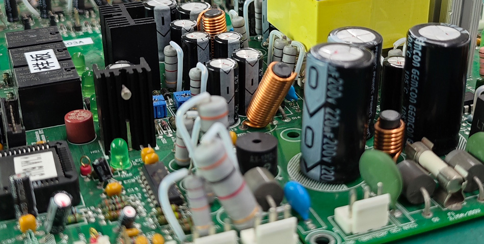 ¿Cómo afrontan las fábricas de PCBA los desafíos del montaje de componentes complejos?